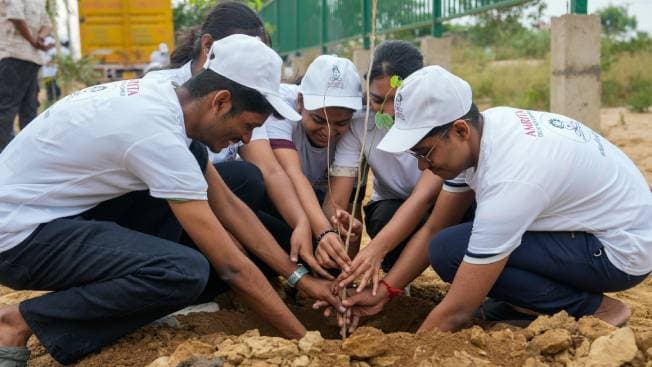 Amrita Hospital Faridabad Marks World Environment Day 2026 with Extensive Planting Activities and Student-Led Sustainability Projects